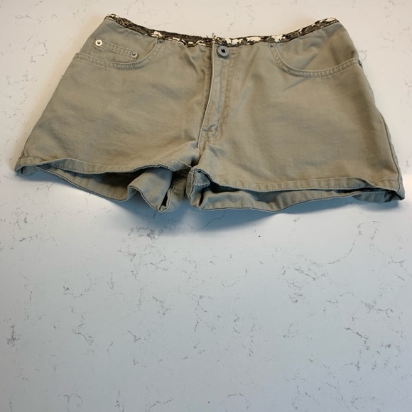 Express khaki shorts size 1/2 - Picture 3 of 8